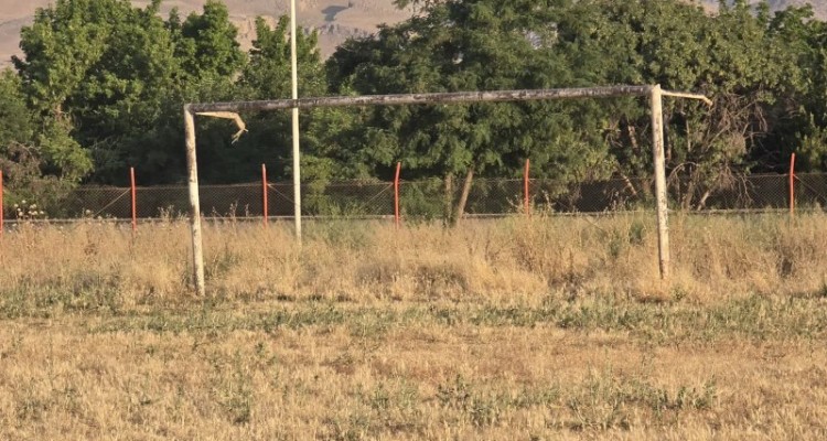 مرگ فوتبال درشهرستان صحنه!!