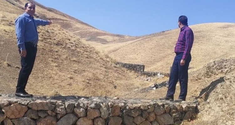 پایش سازه‌های آبخیزداری سنواتی شهرستان صحنه جهت مقابله با تغییرات اقلیمی
